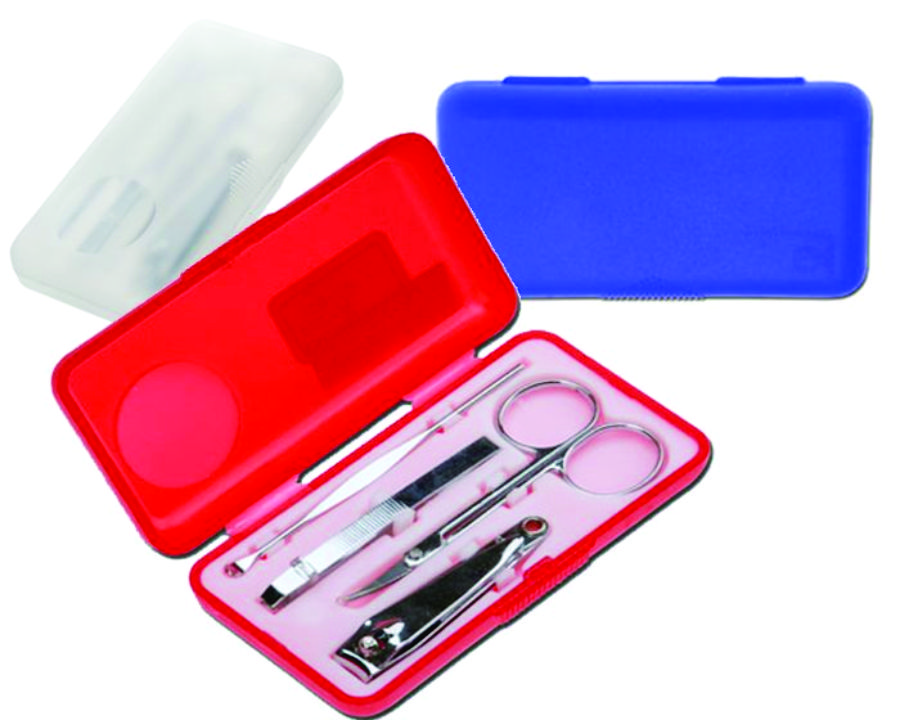 JUEGO DE MANICURE CON ESTUCHE DE PLÁSTICO. C326